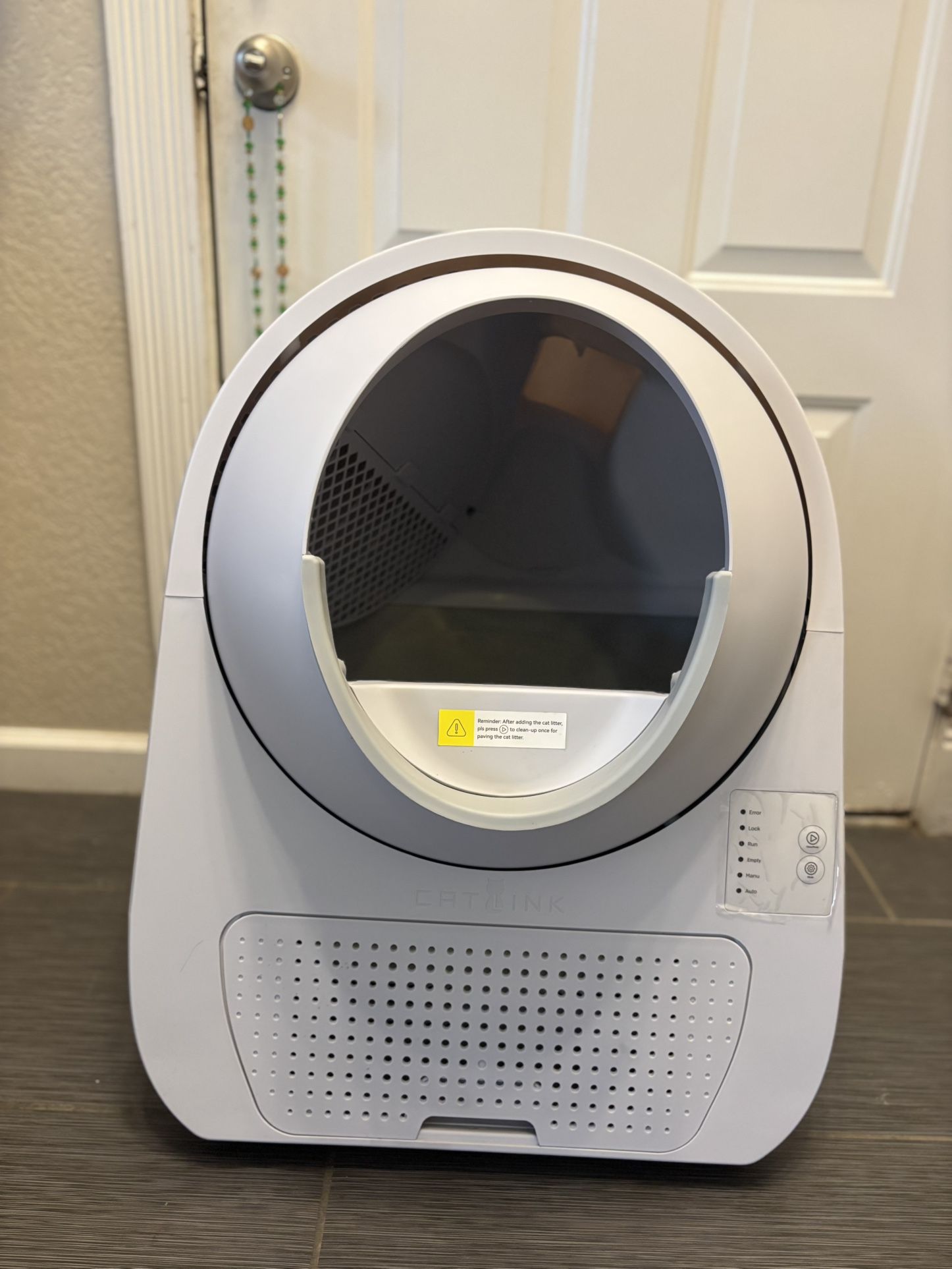 Robot litter box