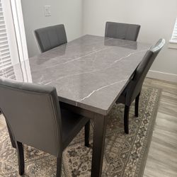 Dinning Table 4 Chairs 
