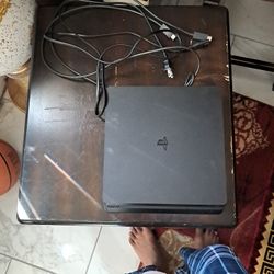 PS4 Refurbished (Hdmi and Power Cable Included) Good Conditon