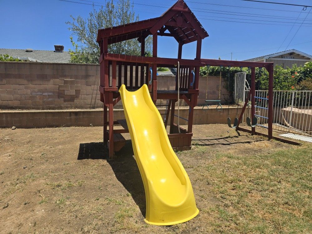 Free Play Structure