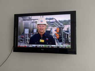 40-inch LED TV (TCL)  Has HDMI for Firestick 