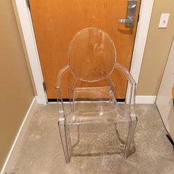 Ghost Chair With Arms - Transparent Clear