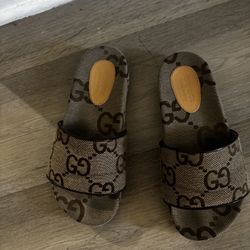 Gucci Slides 