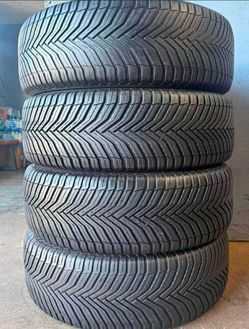 225 60 18 Michelin Tires Con 80% de Vida Las 4