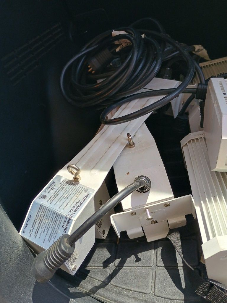 4 Phantom Ballast Commercial De 4 Hydrofoam Luminaries Series Good Condition