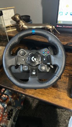 Logitech stealing wheel and pedal set
