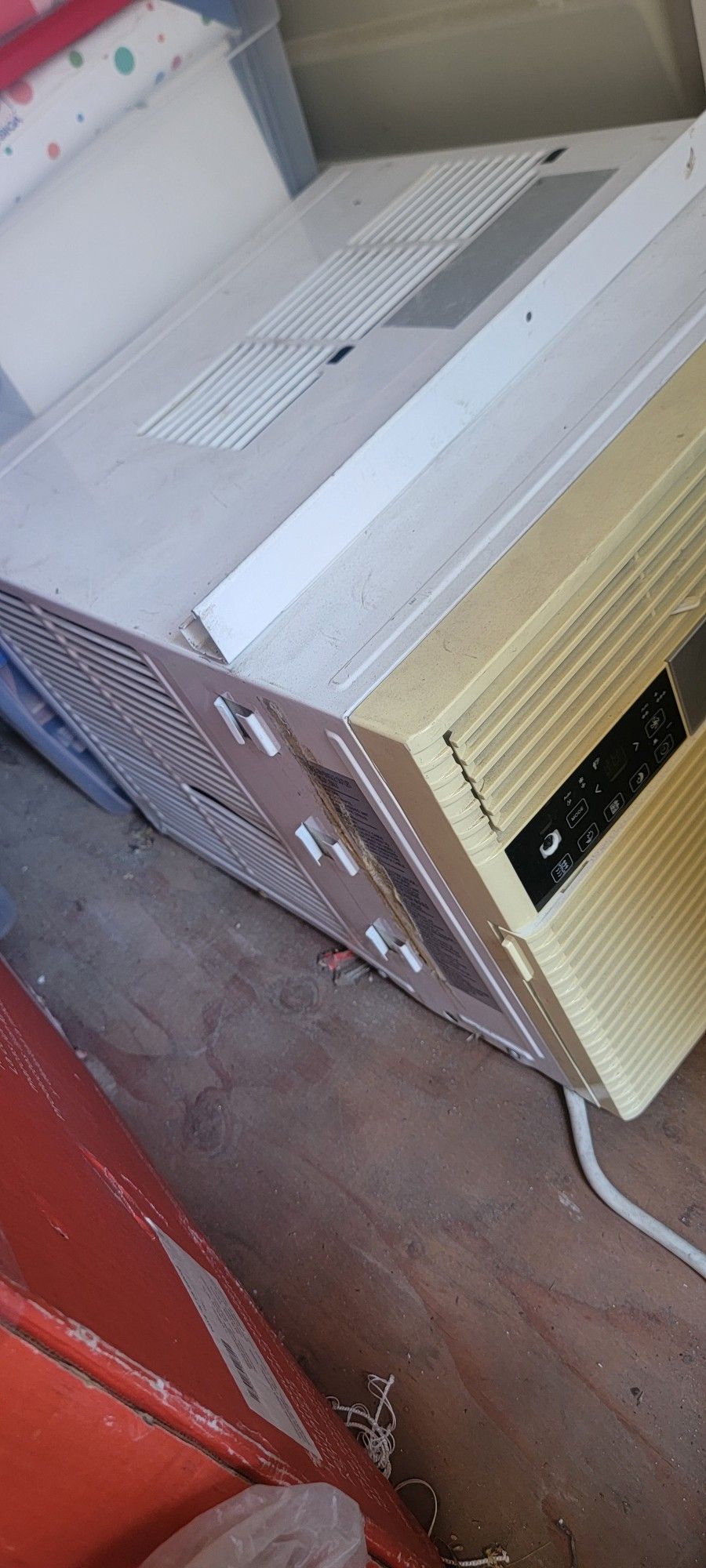 Window AC 12000 BU 550SQFT