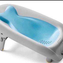 Skip Hop Baby Bath Tub, Moby Recline And Rinse Recline Bather  Open box item   INVENTORY NUMBER: 101(contact info removed) 