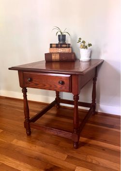 Stunning L. Hitchcock End Table