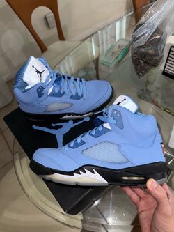 Air Jordan 5 Retro in a University Blue