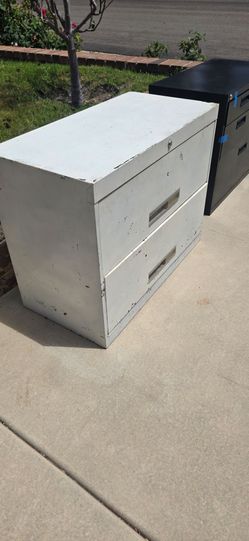 White metal 2 drawer cabinet