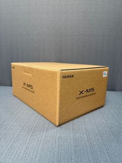 Fujifilm X-M5 Mirrorless Camera with XC 15-45mm f/3.5-5.6 OIS PZ Lens, Silver