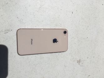 IPhone 8 64 Gs Rose Gold (PRICE NEGOTIABLE)