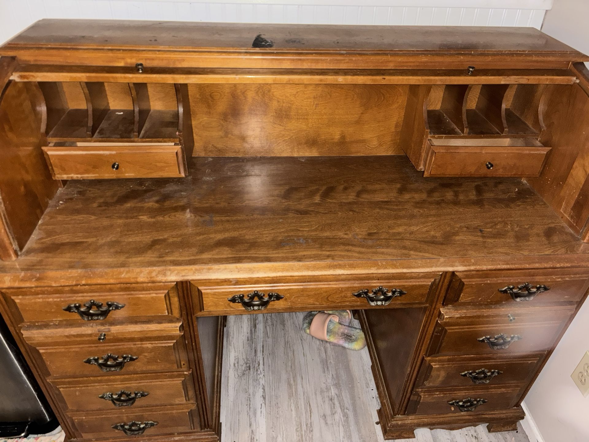 Wood Hidden Roll Up Desk