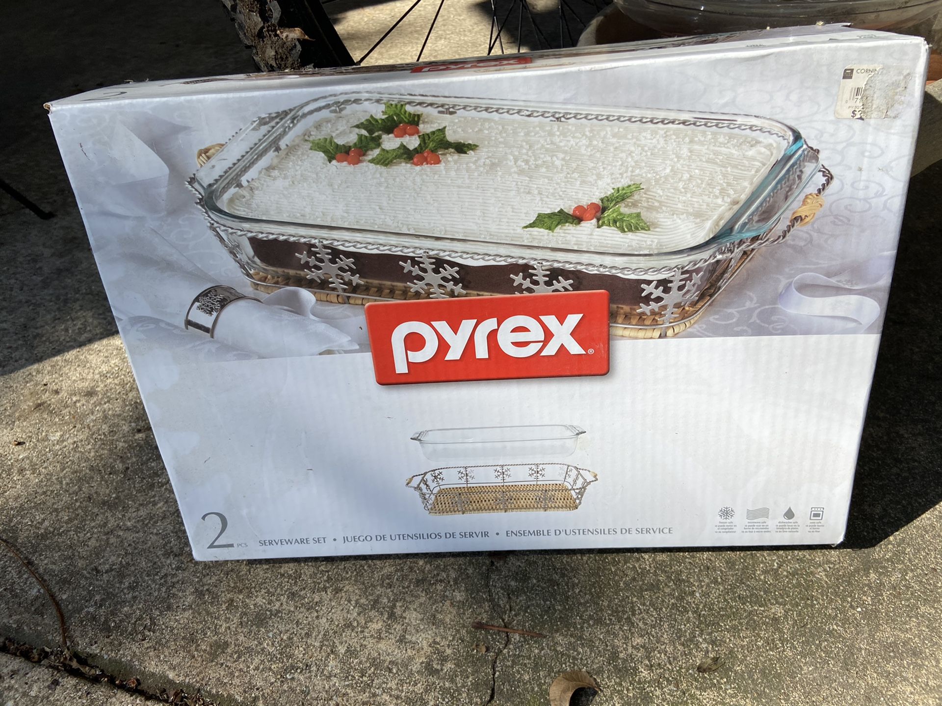 Pyrex serving dish with snowflakes.