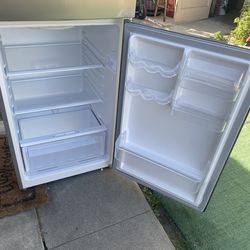 Crosley Fridge Grey 58” x 11.5”