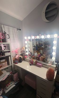 Impressions Vanity Hollywood Mirror.