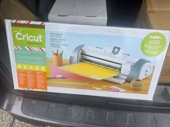 Cricut Expression 2 Bundle(New Unopened)– Huge Crafting Lot w/ 11 Cartridges & Vinyl!