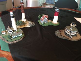 4 Danbury Mint Light Houses  $12 Each Or $45 For All Of Them 