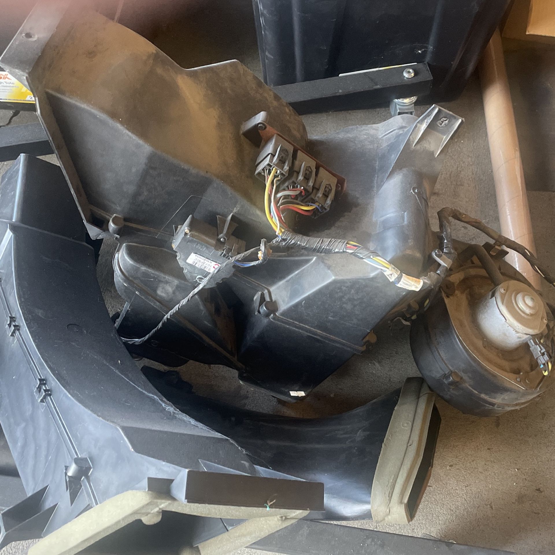 8th Generation Suburban K2500 Parts