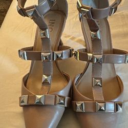 Woman’s Shoes 