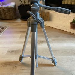 Sunpak Tripod - in box, like new