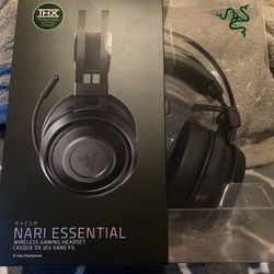 Razer Nari Essential Wireless 7.1 Surround Sound Gaming Headset