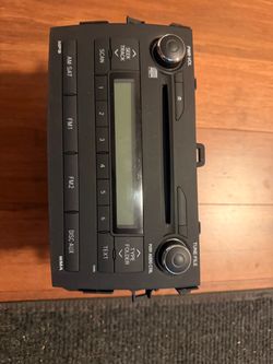 Toyota OEM Car Stereo CD Player Head Unit