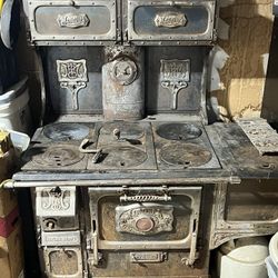 Monarch Antique Wood Stove