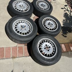 BMW E30 Bottle Cap Wheels