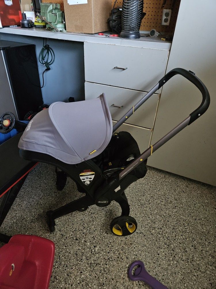 Doona car Seat/Stroller