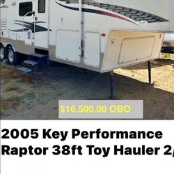 2005 Raptor Toy Hauler 38ft RV With loft.