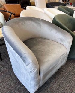 🔥 50% OFF DEAL! Modern Velvet Accent Chair – Stylish, Cozy & Space-Saving ✨🪑