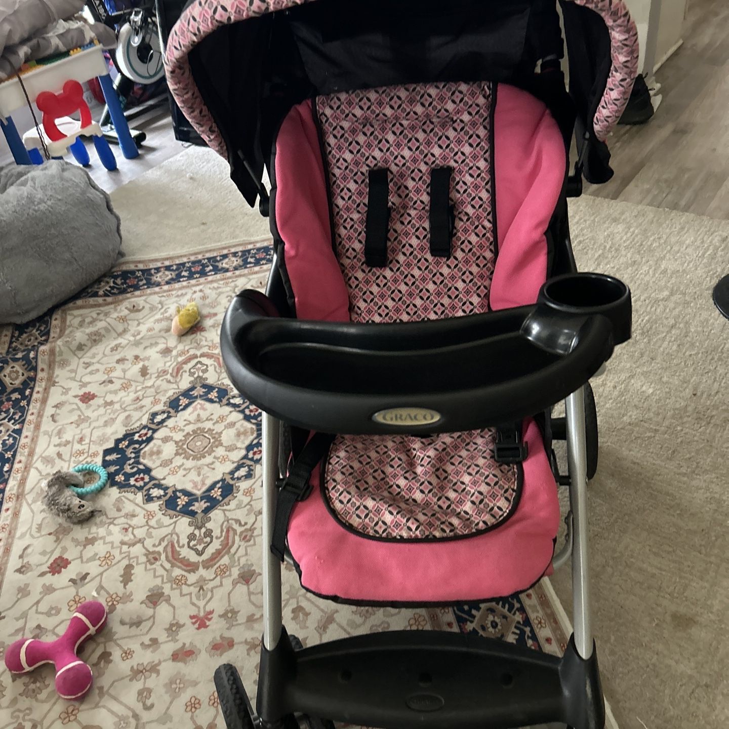 Graco Baby Stroller With Pulldown Sunshade