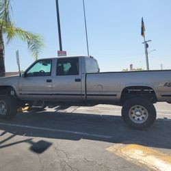 Year2000 Chevy 3500  4 Door 454