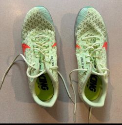 Cross  country spike running shoes