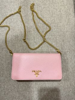 Prada wallet on chain