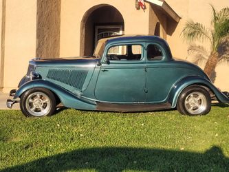 1934 Ford 5 Window Coupe (Chopped)