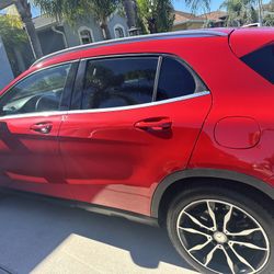 2015 Mercedes-Benz GLA 250