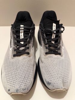 Brooks Launch GTS 10 stability running shoes. Pre owned men’s size 10.5