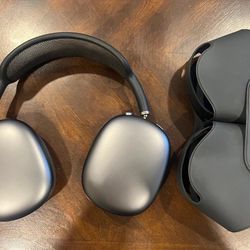 Apple AirPods Max Headphones - Space Gray w/ charging case