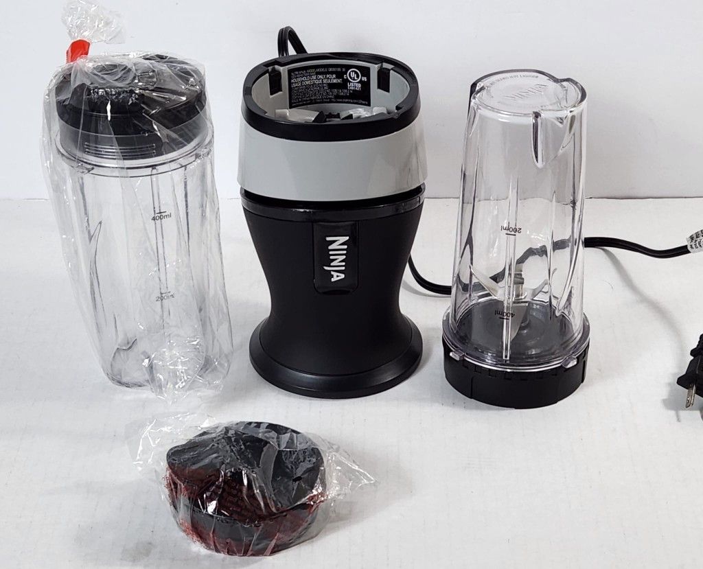 Ninja Personal Blender for Shakes, Smoothies, Food Prep, and Frozen