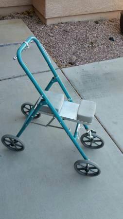 ***PREOWNED ***Roll-A-Bout Knee Walker / Scooter standard model QA-250
