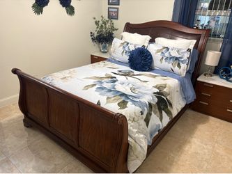 Wood bed frame