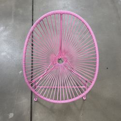Kids/toddle INNIT DESIGNS Baby/Kids Acapulco Chai.  Pink chair excellent condition. 