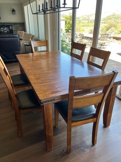 Kitchen table and 6 chairs