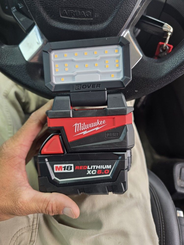 Milwaukee M18 Rover Light 