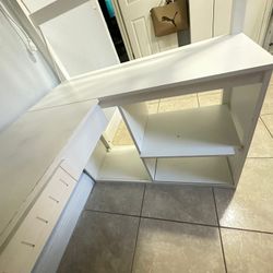 Bed with desk white very good conditions