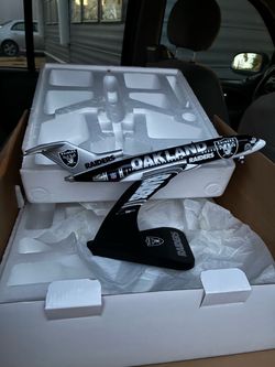 Oakland Raiders NFL Die-Cast Airplane Model