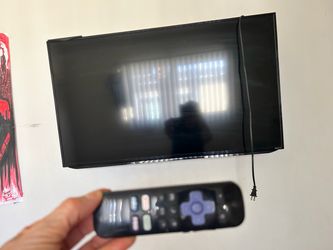 Sharp 40 inch Roku TV no issues great condition